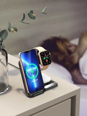 Harga yang bagus 150g Type C Wireless Charger Fast Charging Untuk Beberapa Perangkat Jarak Pengisian 2-8mm on line